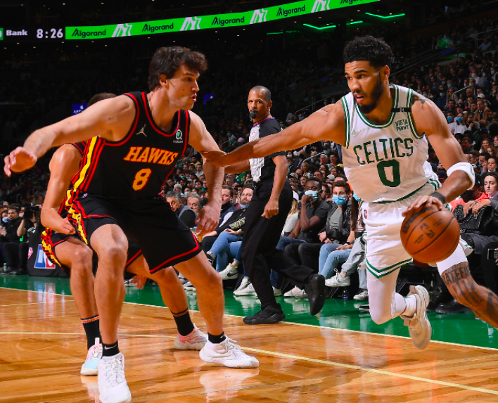 山东队完胜福建队,塔图姆惊艳四座 山东队完胜福建队,塔图姆惊艳四座