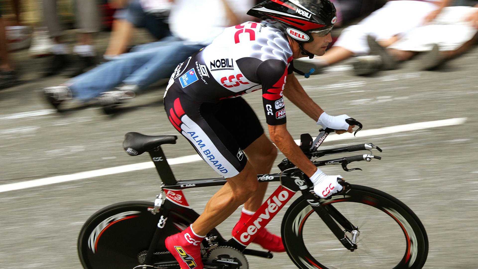 法比尼奥的教科书，当足球成为地缘政治的精准传球