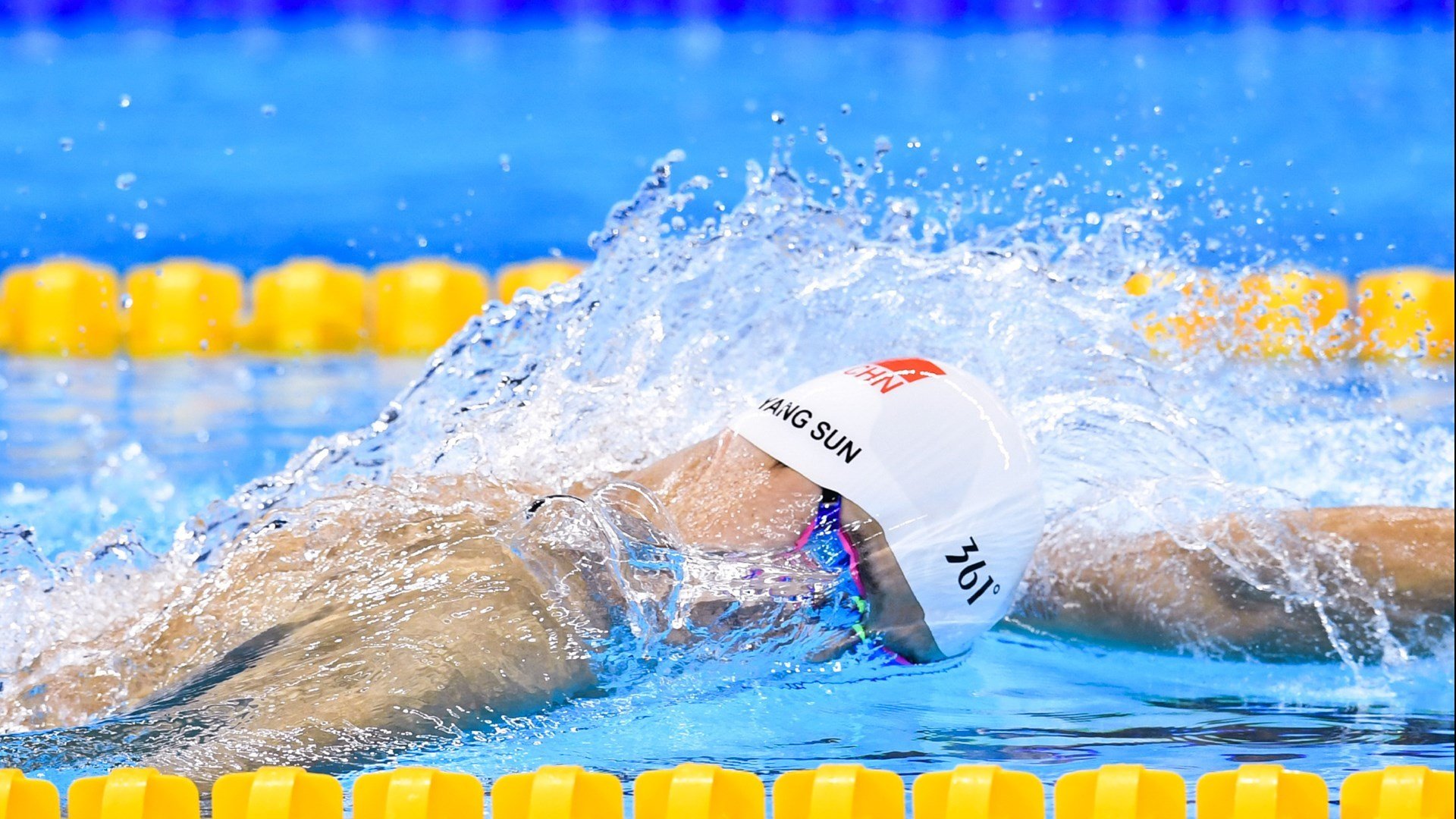 F1年度争冠之夜，杜兰特对手完全无解，当赛道与球场共享无解的残酷美学