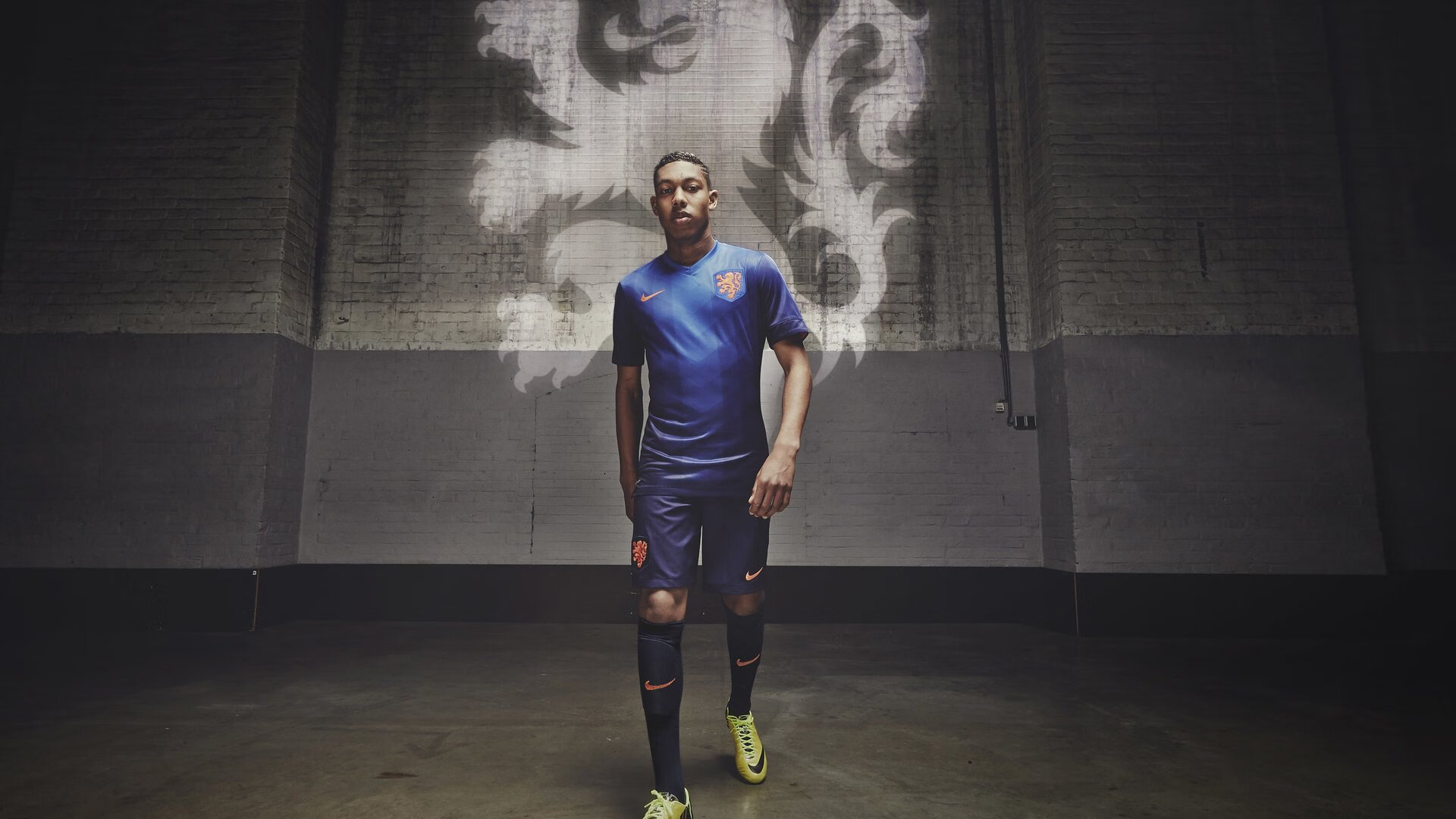 凯恩的加冕礼，当那不勒斯的蓝色浪潮淹没毕尔巴鄂