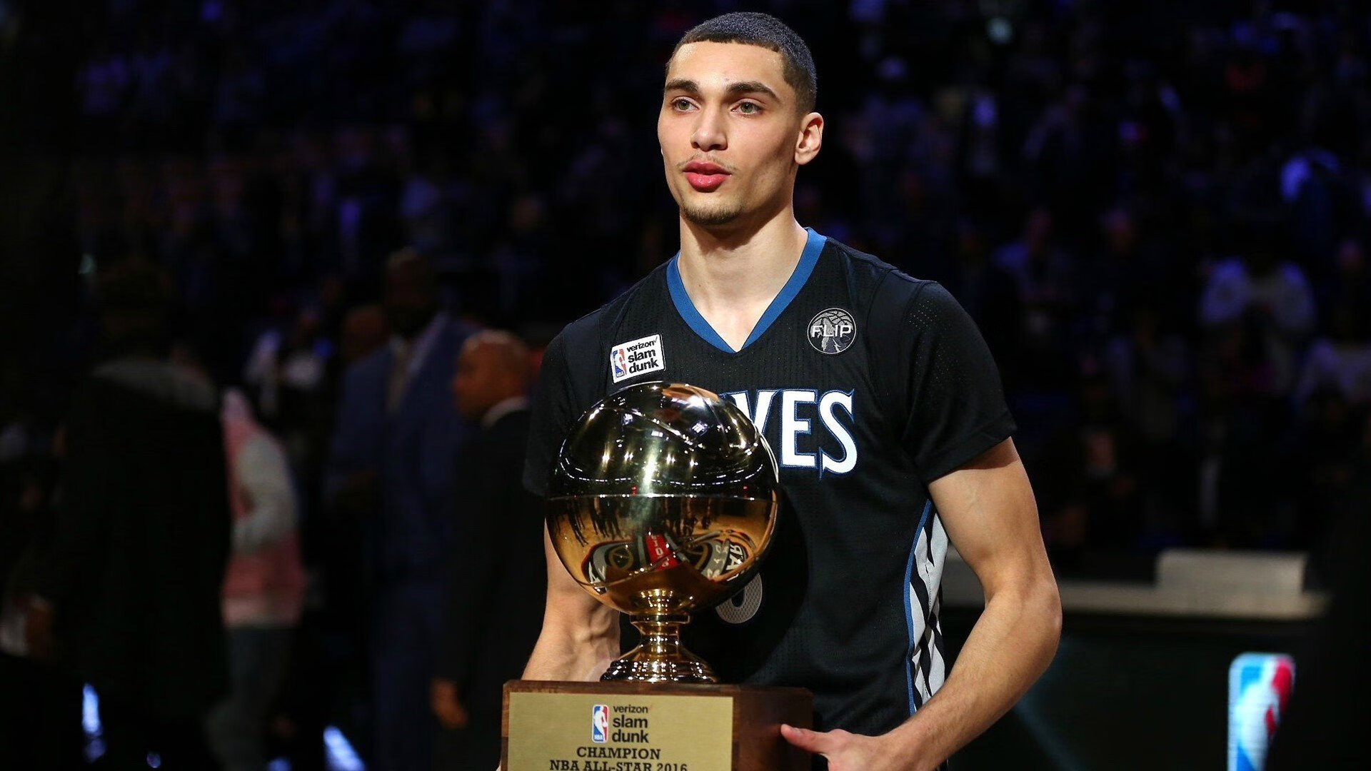 欧冠半决赛之夜，久保建英进攻端无人可挡，亚洲足球新王加冕